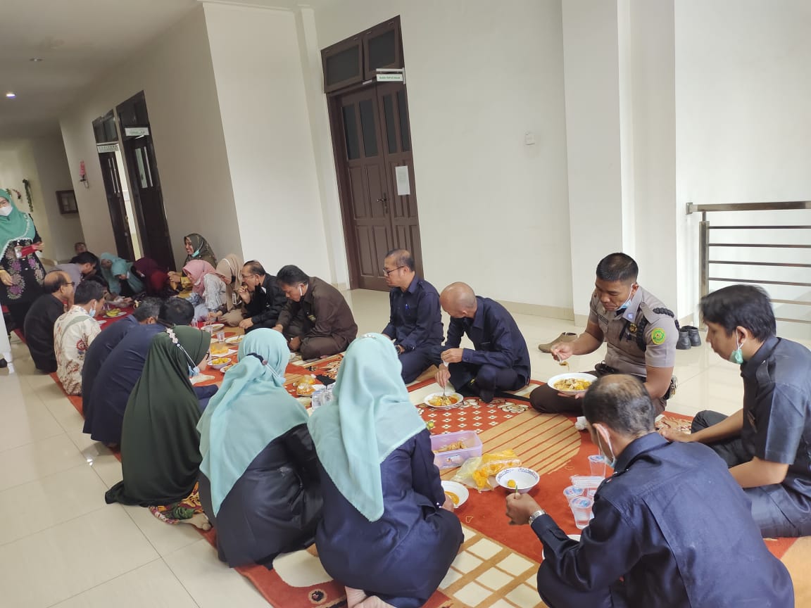 perpisahan makan bersama